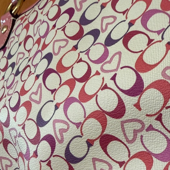 Coach Pink, Purple And White Tote Bag With Heart Design - Picture 9 of 11